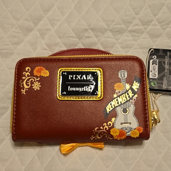 Loungefly Wallet - Picture 2 of 3